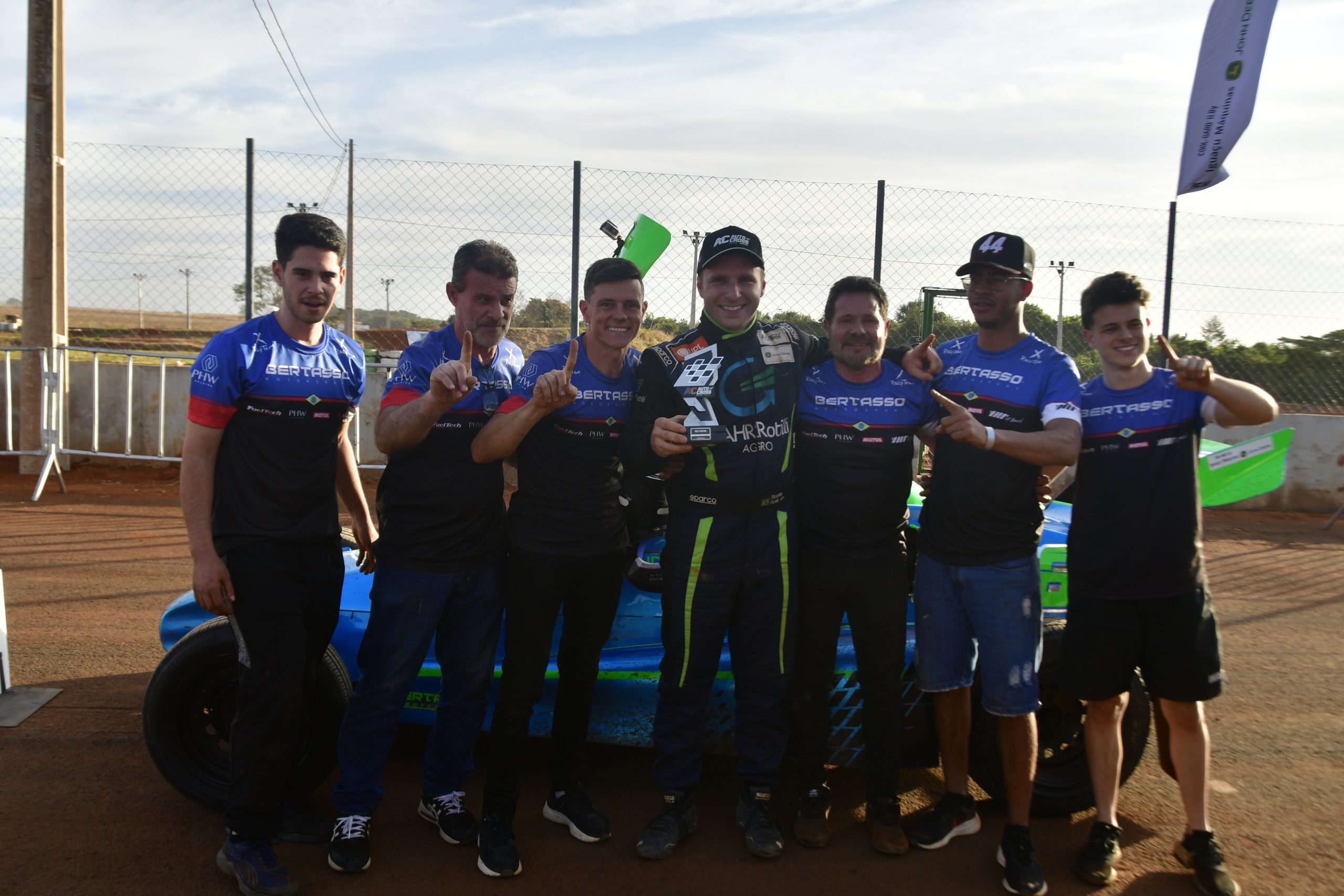 Autocross Brasil: Ricardo Rotilli domina os três estágios do classificatório